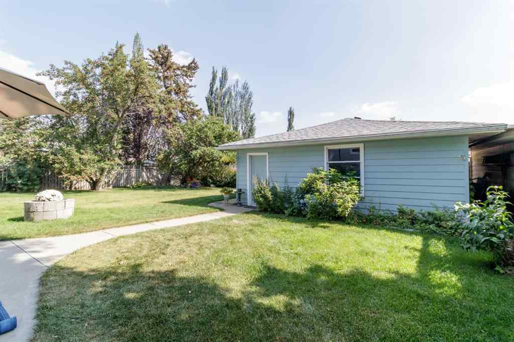 MLS® A2255288 - 5825 45 Avenue  in Waskasoo Red Deer, Residential