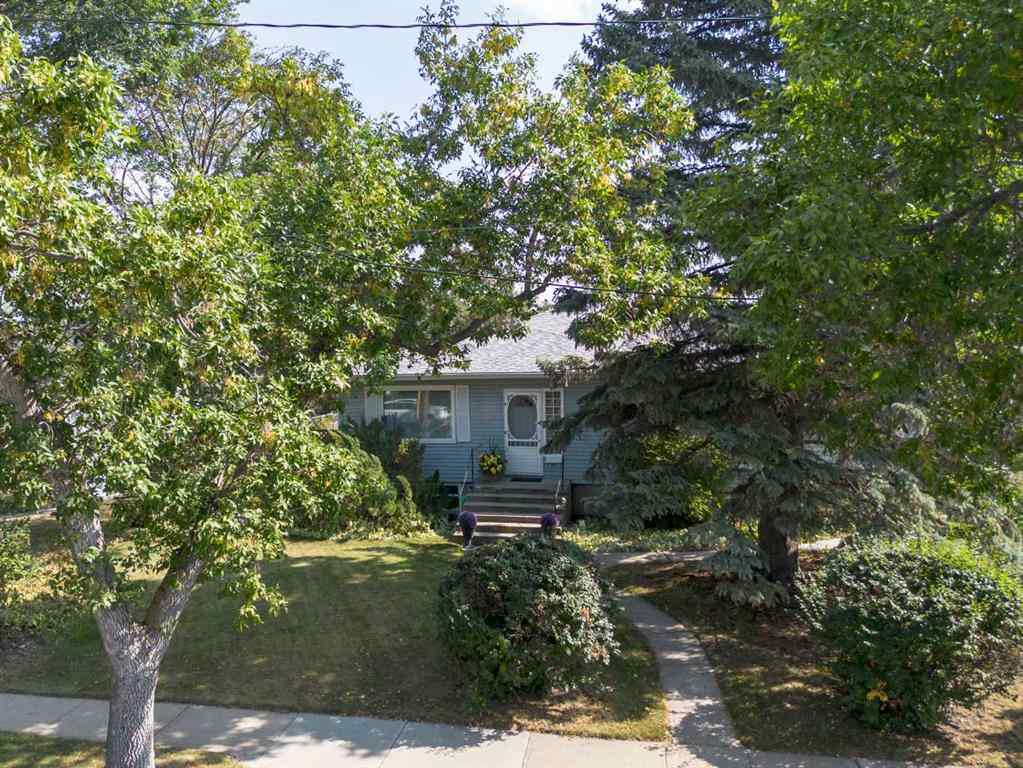 MLS® A2255288 - 5825 45 Avenue  in Waskasoo Red Deer, Residential