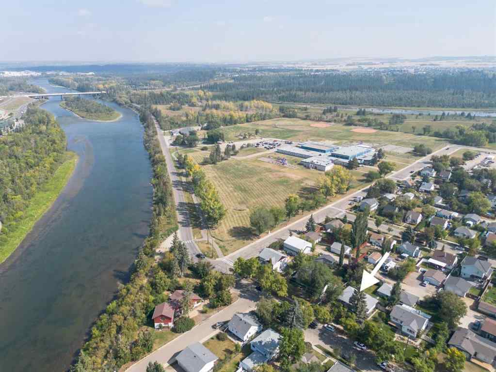 MLS® A2255288 - 5825 45 Avenue  in Waskasoo Red Deer, Residential