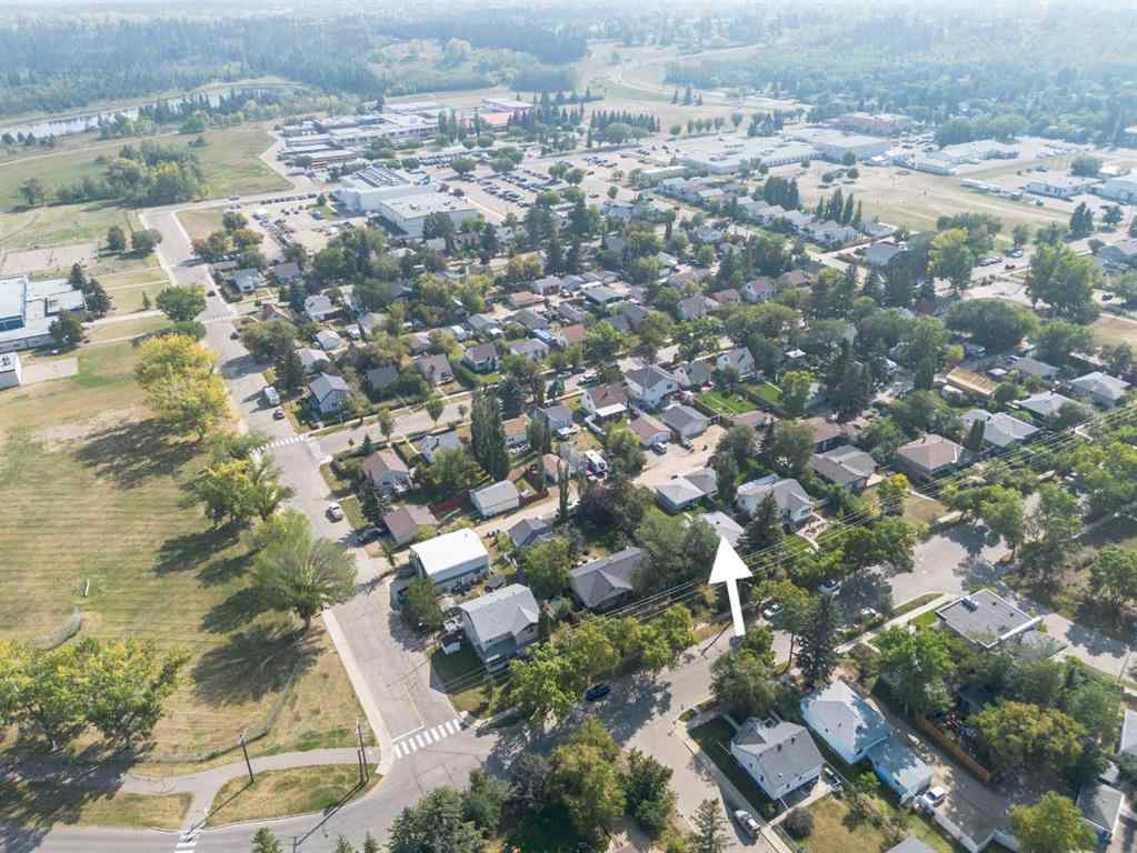 MLS® A2255288 - 5825 45 Avenue  in Waskasoo Red Deer, Residential
