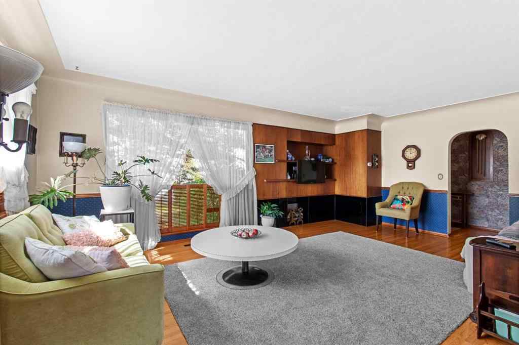 MLS® A2255288 - 5825 45 Avenue  in Waskasoo Red Deer, Residential