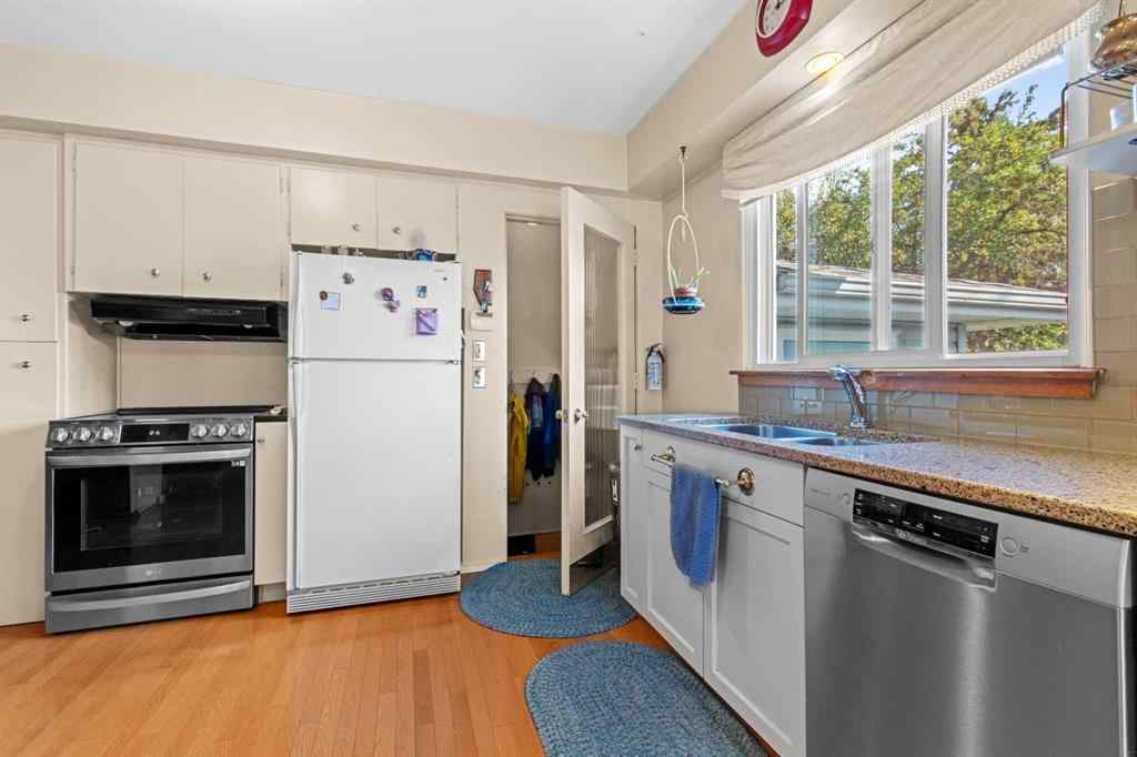 MLS® A2255288 - 5825 45 Avenue  in Waskasoo Red Deer, Residential