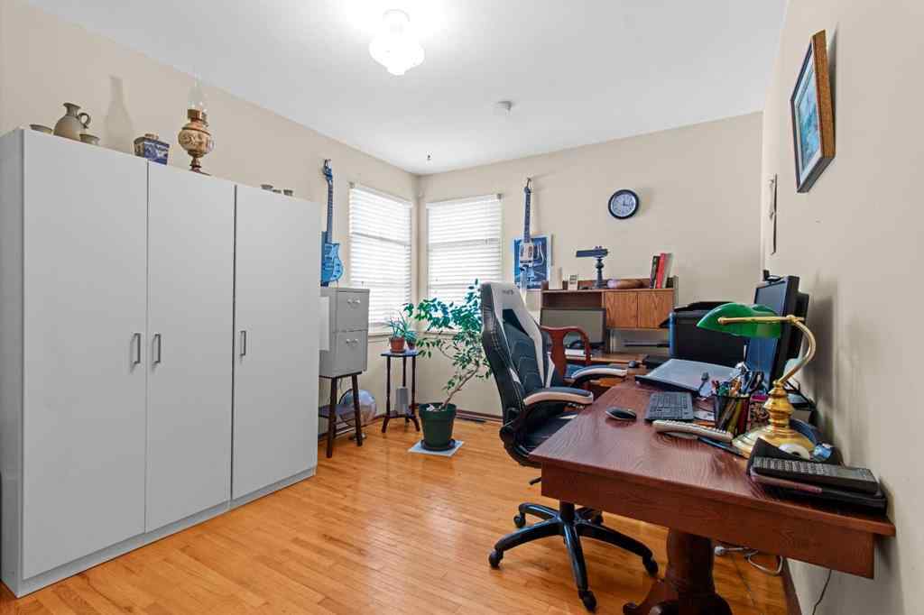 MLS® A2255288 - 5825 45 Avenue  in Waskasoo Red Deer, Residential