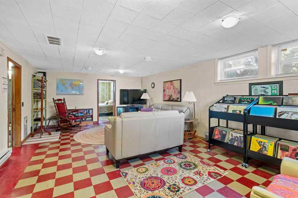 MLS® A2255288 - 5825 45 Avenue  in Waskasoo Red Deer, Residential