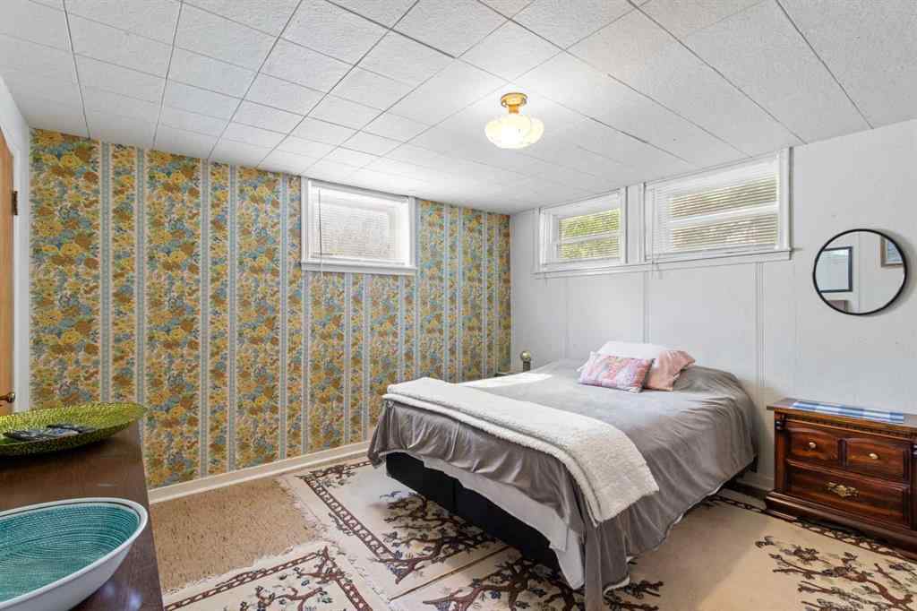 MLS® A2255288 - 5825 45 Avenue  in Waskasoo Red Deer, Residential