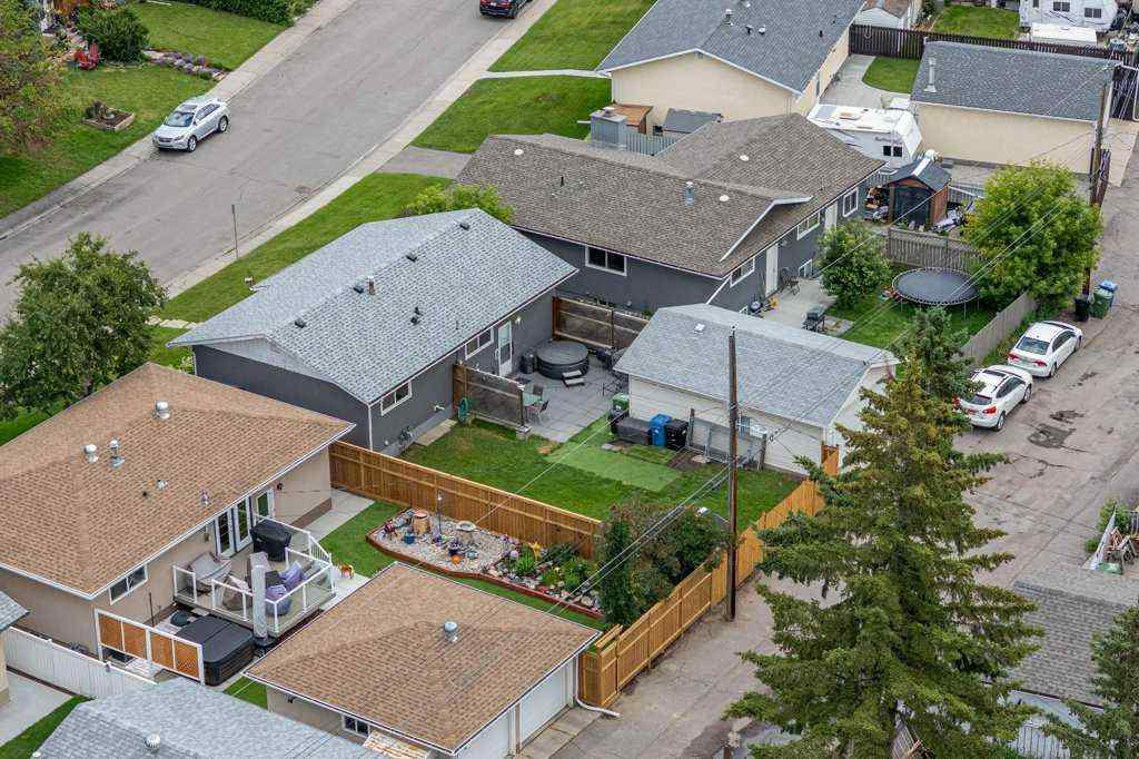 MLS® A2255289 - 5127 Marian Road NE in Marlborough Calgary, Residential