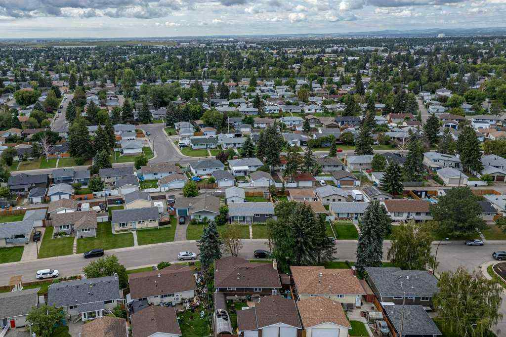 MLS® A2255289 - 5127 Marian Road NE in Marlborough Calgary, Residential