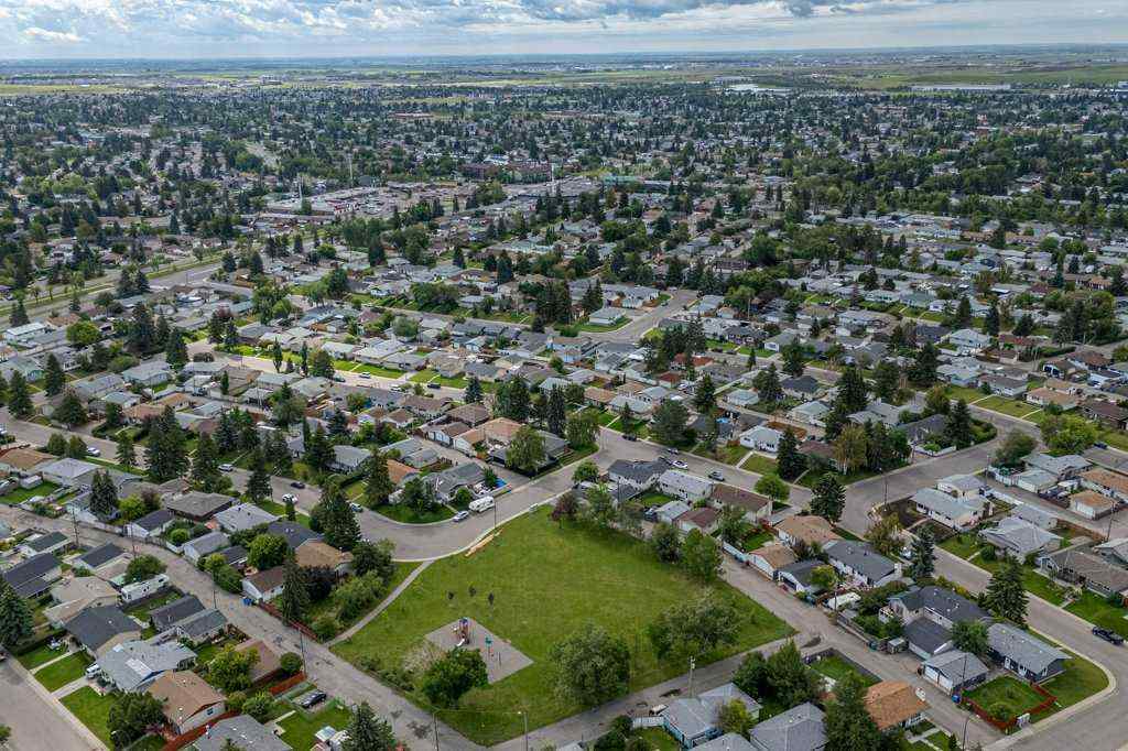 MLS® A2255289 - 5127 Marian Road NE in Marlborough Calgary, Residential
