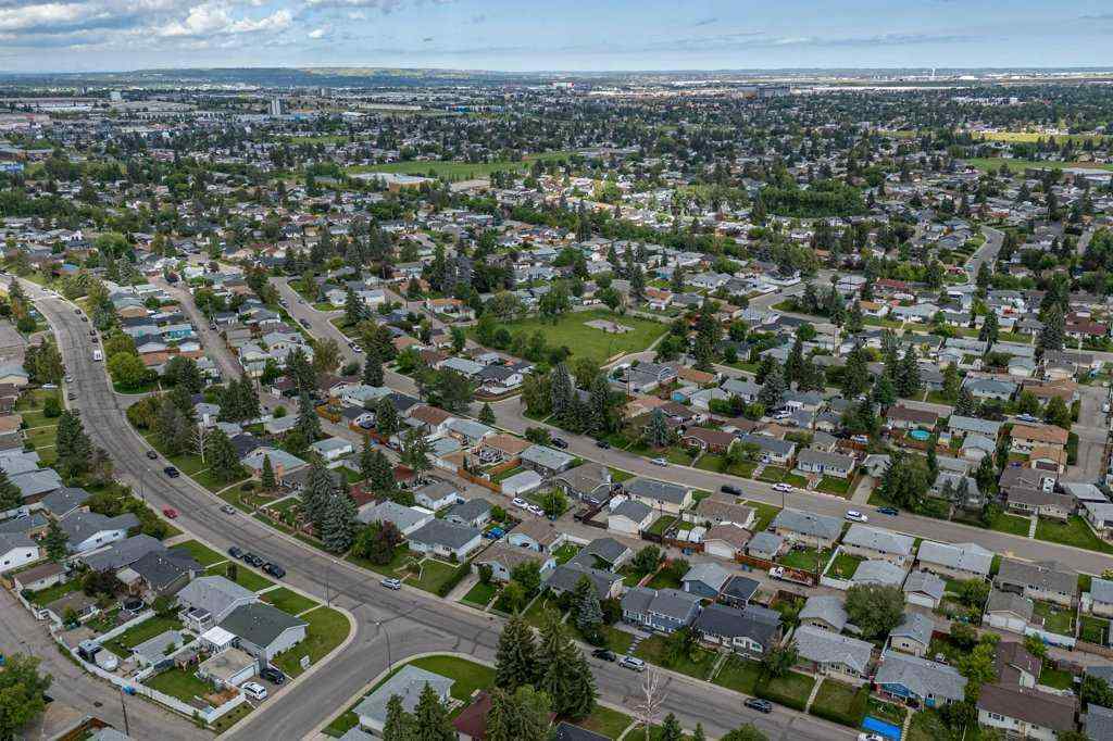 MLS® A2255289 - 5127 Marian Road NE in Marlborough Calgary, Residential