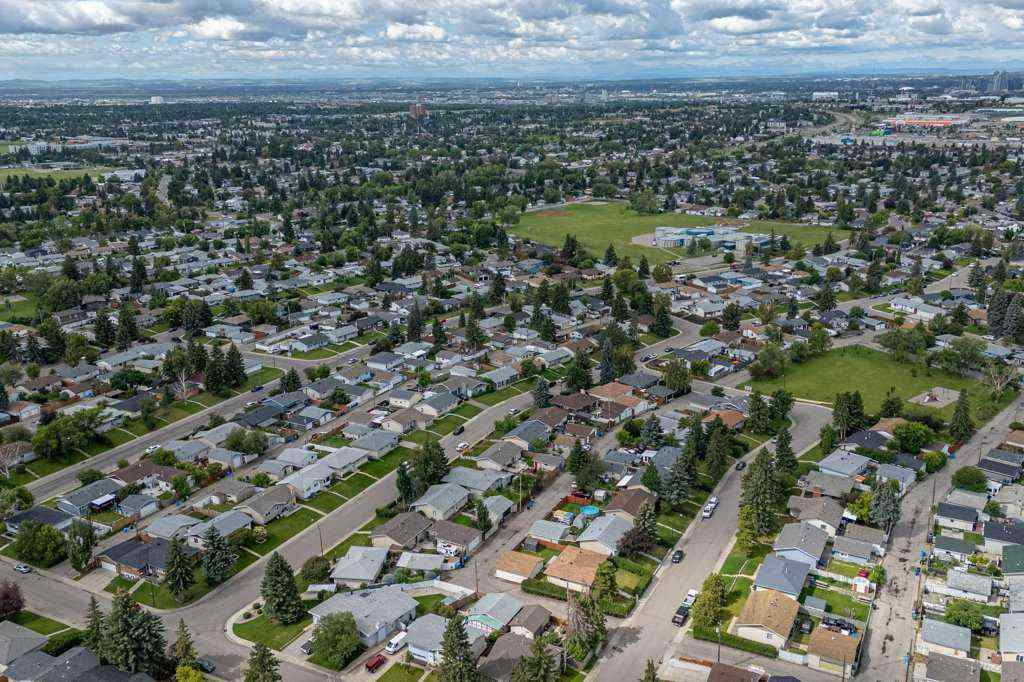 MLS® A2255289 - 5127 Marian Road NE in Marlborough Calgary, Residential