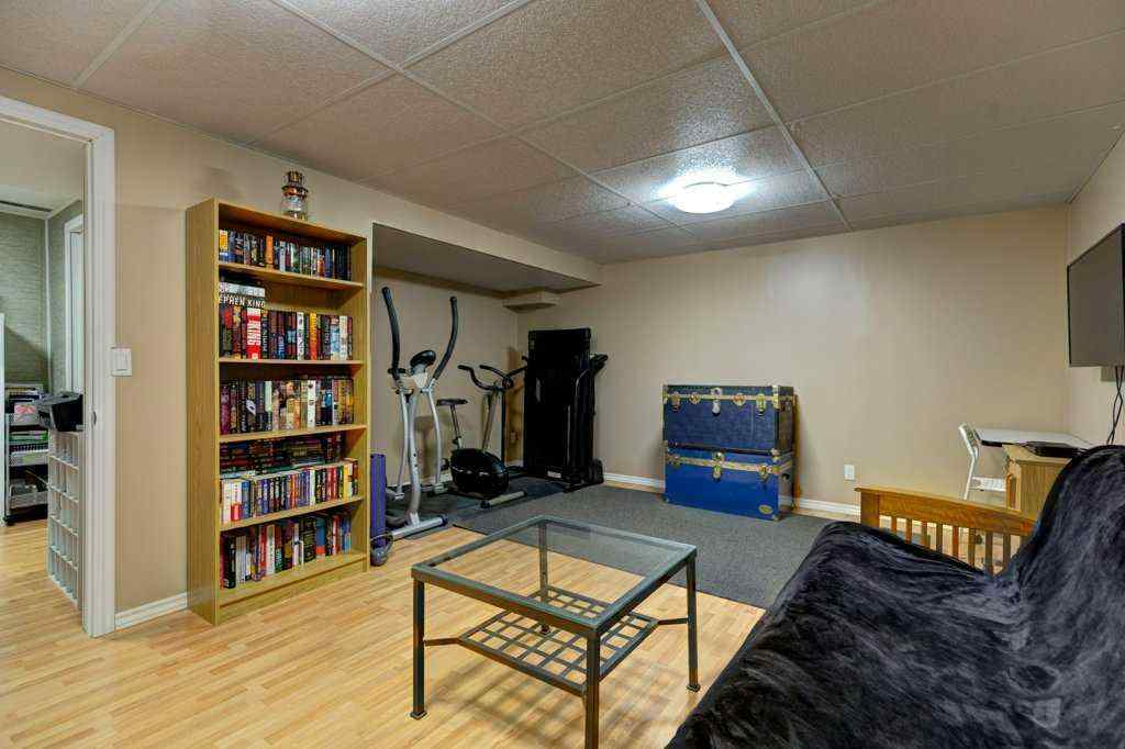MLS® A2255289 - 5127 Marian Road NE in Marlborough Calgary, Residential