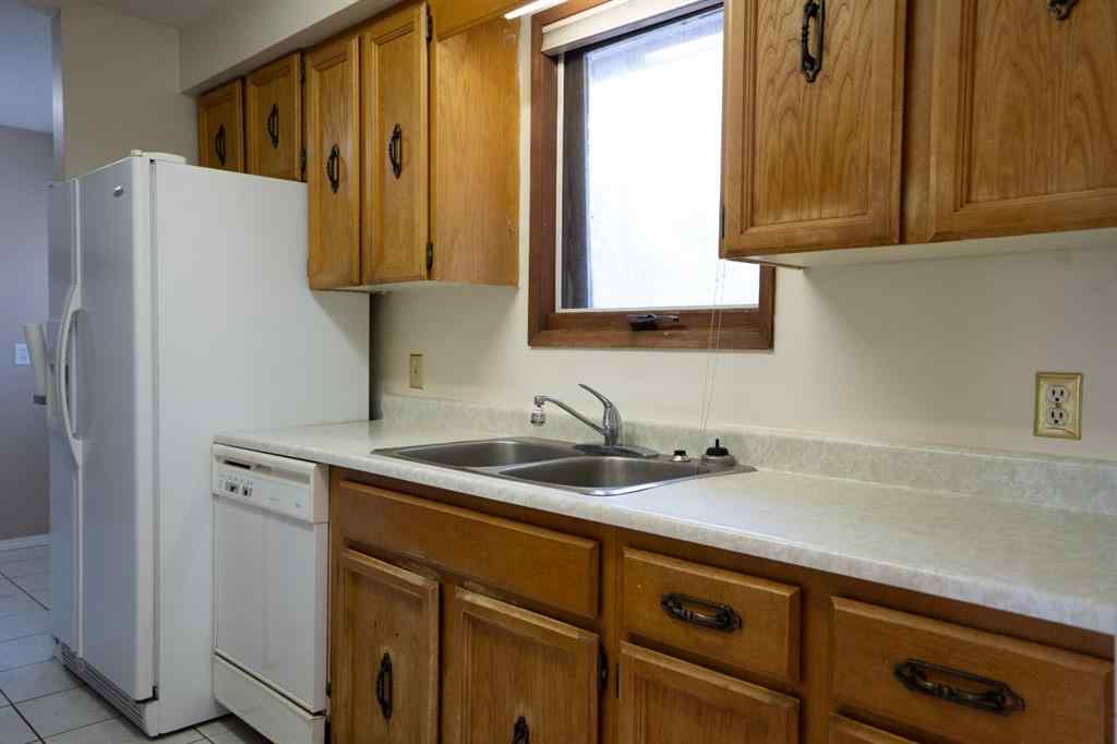 MLS® A2255294 - 4624 48th Street   in NONE Alix, Residential