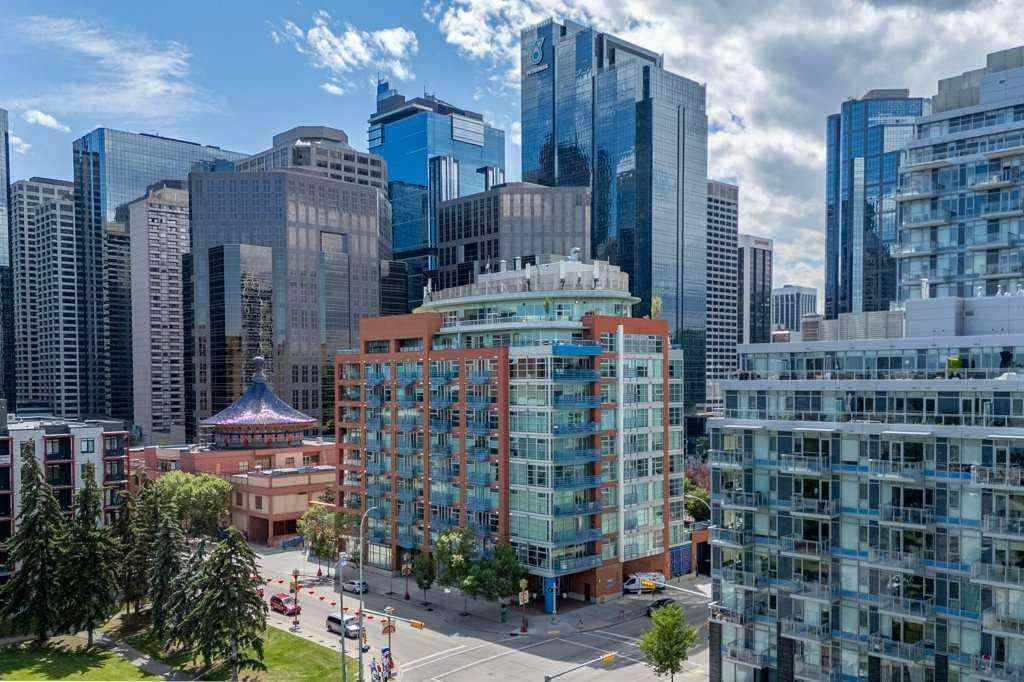 MLS® A2255300 - Unit #701 205 Riverfront Avenue SW in Chinatown Calgary, Residential