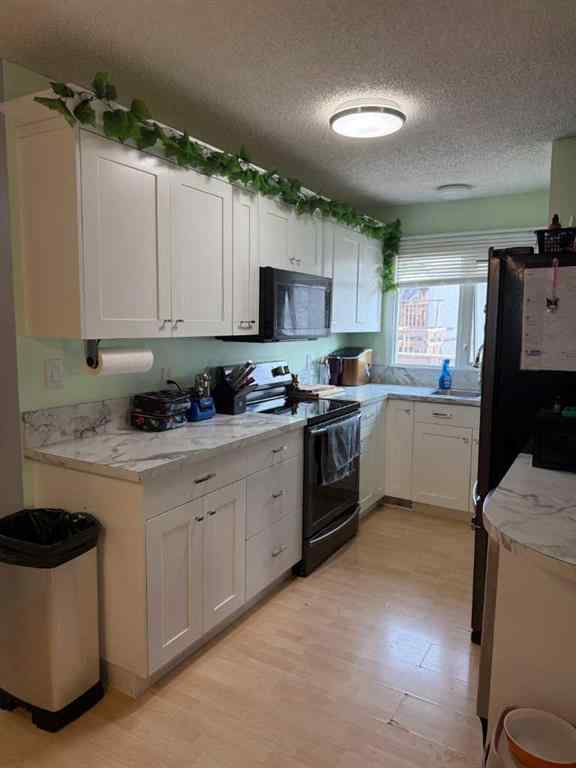 MLS® A2255303 - 9852 72 Avenue  in South Patterson Place Grande Prairie, Residential