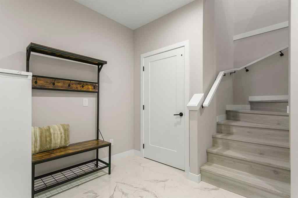 MLS® A2255307 - 3096 85 Street SW in Springbank Hill Calgary, Residential