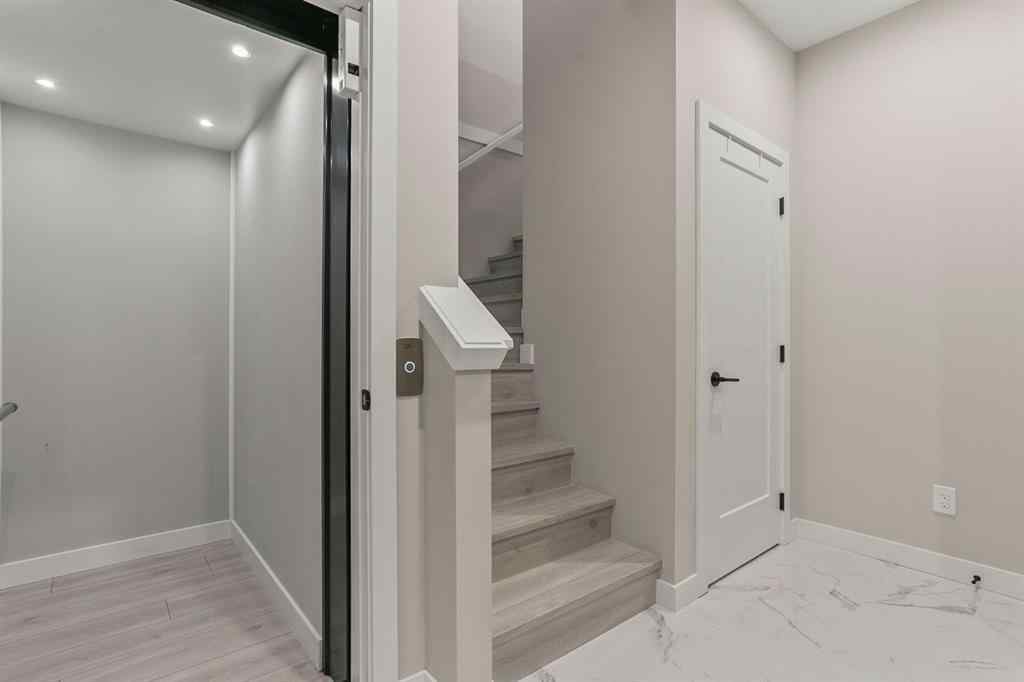 MLS® A2255307 - 3096 85 Street SW in Springbank Hill Calgary, Residential