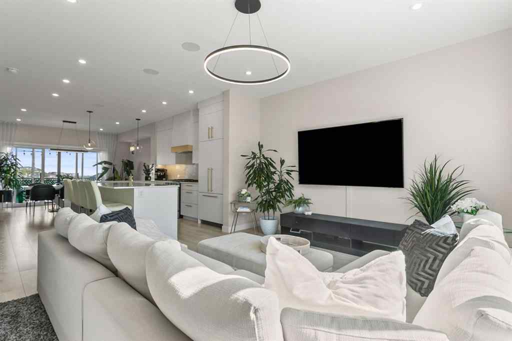 MLS® A2255307 - 3096 85 Street SW in Springbank Hill Calgary, Residential