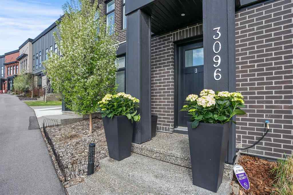 MLS® A2255307 - 3096 85 Street SW in Springbank Hill Calgary, Residential