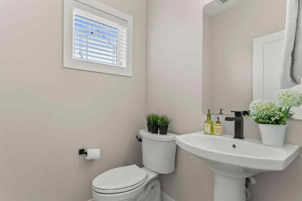 MLS® A2255307 - 3096 85 Street SW in Springbank Hill Calgary, Residential