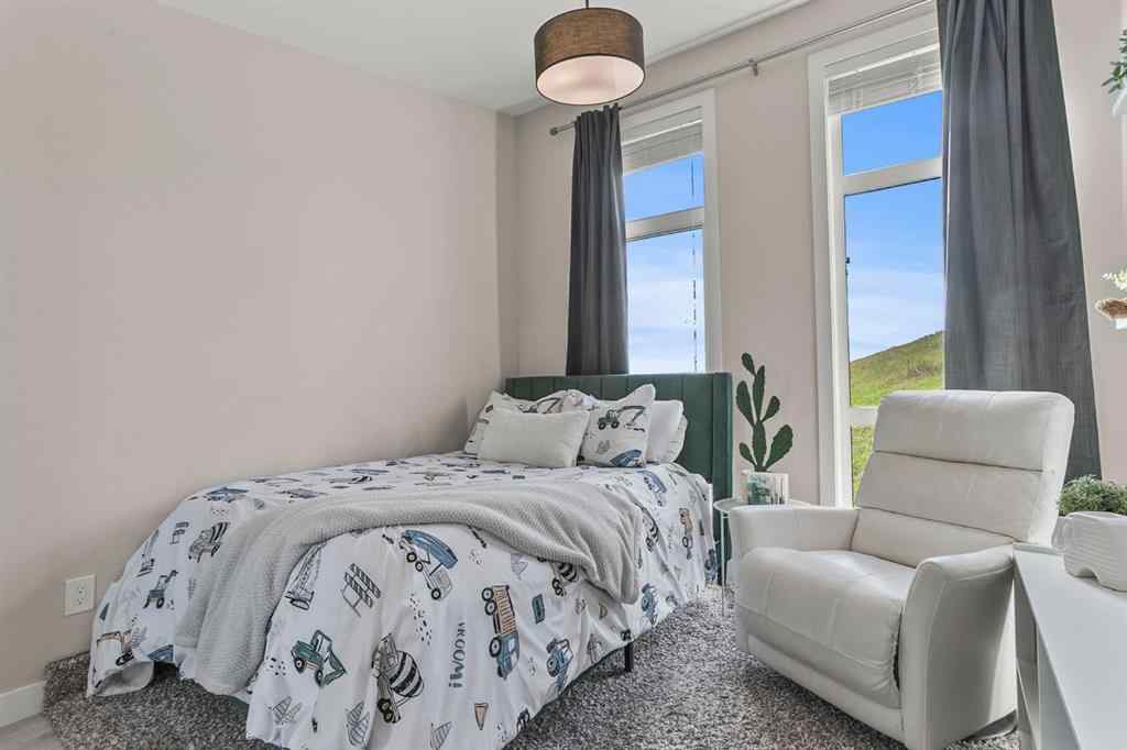 MLS® A2255307 - 3096 85 Street SW in Springbank Hill Calgary, Residential