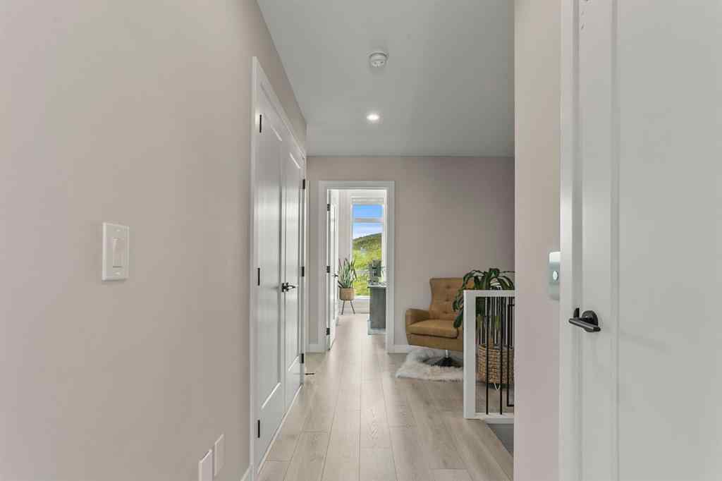 MLS® A2255307 - 3096 85 Street SW in Springbank Hill Calgary, Residential