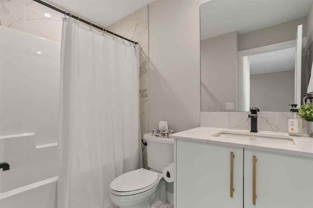 MLS® A2255307 - 3096 85 Street SW in Springbank Hill Calgary, Residential