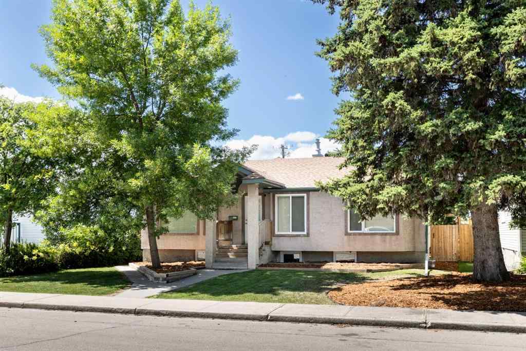 MLS® A2255313 - 3418 49 Avenue  in South Hill Red Deer, Residential