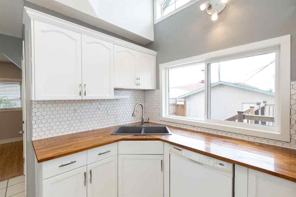 MLS® A2255313 - 3418 49 Avenue  in South Hill Red Deer, Residential