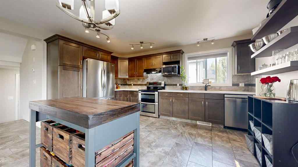 MLS® A2255323 - 7305 88 Street  in Countryside North Grande Prairie, Residential
