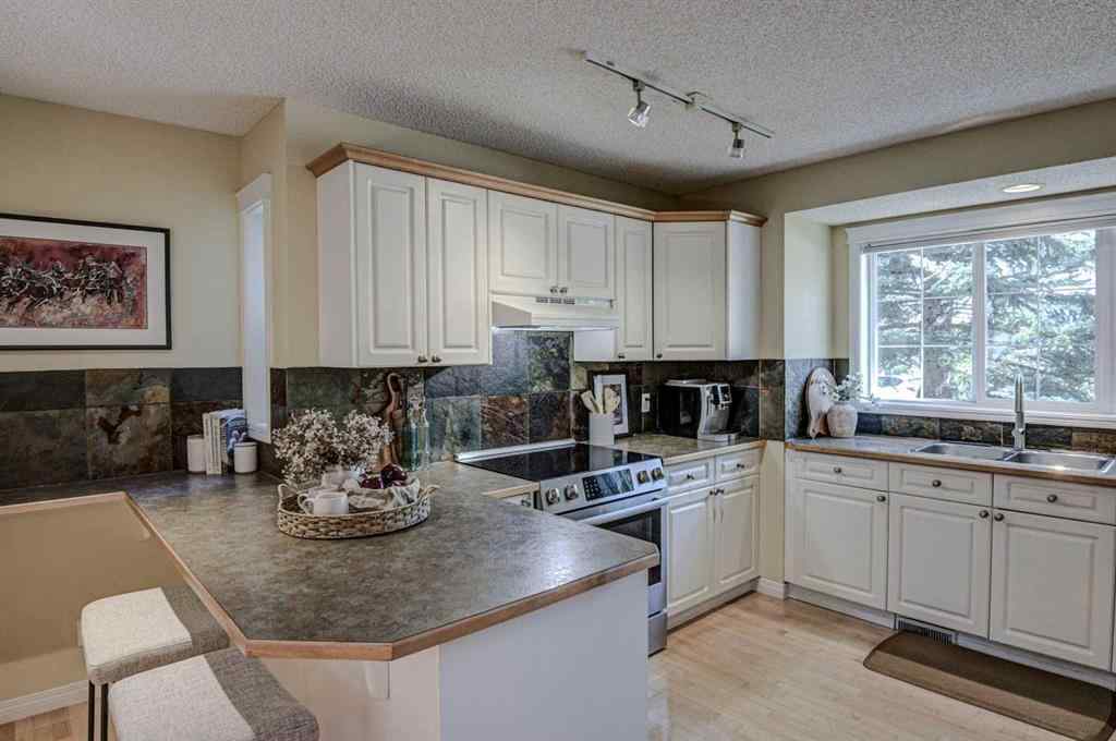 MLS® A2255327 - 4513 16 Street SW in Altadore Calgary, Residential