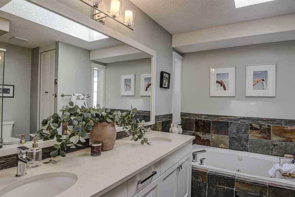 MLS® A2255327 - 4513 16 Street SW in Altadore Calgary, Residential