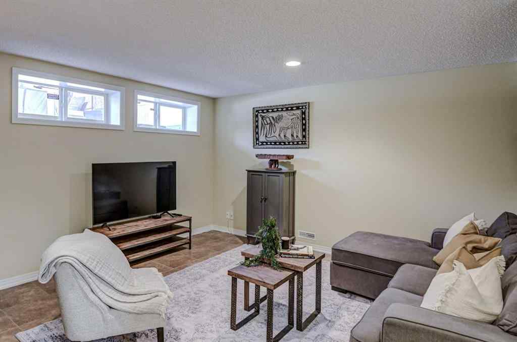 MLS® A2255327 - 4513 16 Street SW in Altadore Calgary, Residential