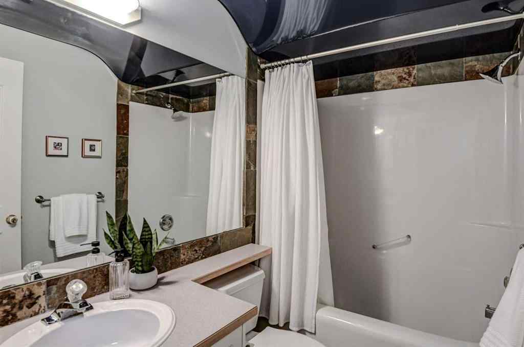 MLS® A2255327 - 4513 16 Street SW in Altadore Calgary, Residential