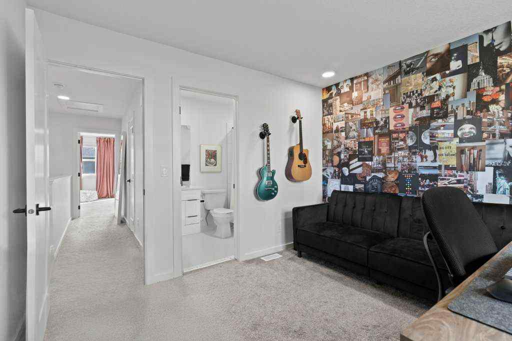 MLS® A2255339 - 40 Spring Willow Close SW in Springbank Hill Calgary, Residential