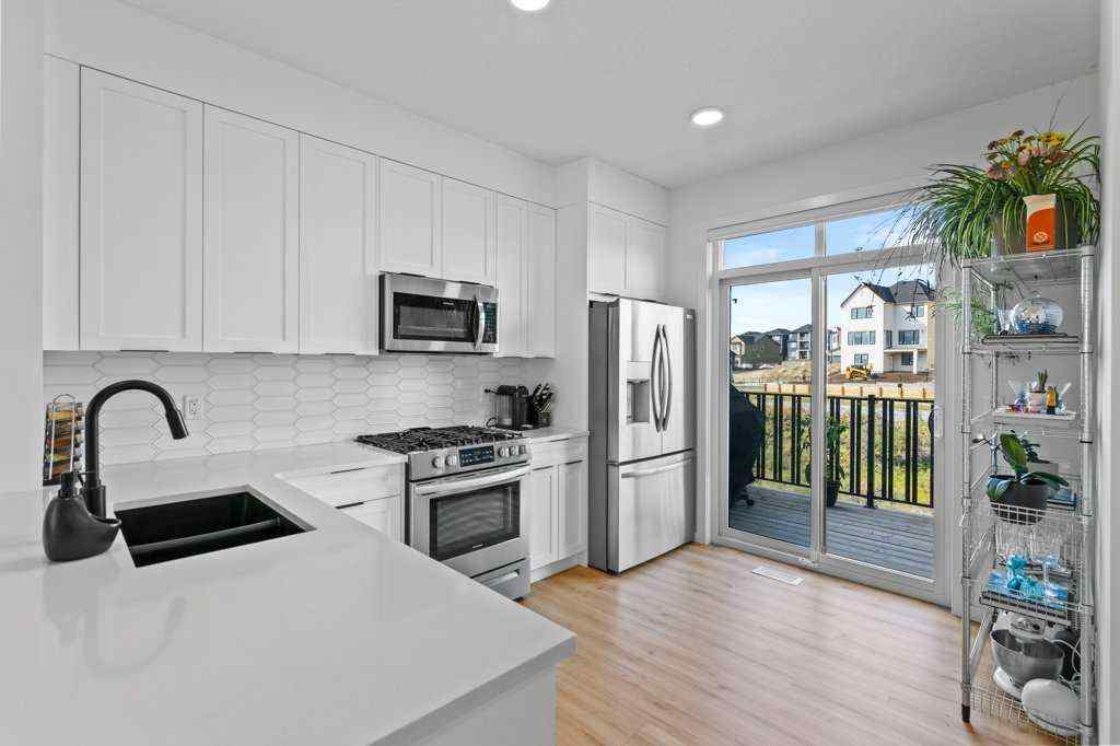 MLS® A2255339 - 40 Spring Willow Close SW in Springbank Hill Calgary, Residential