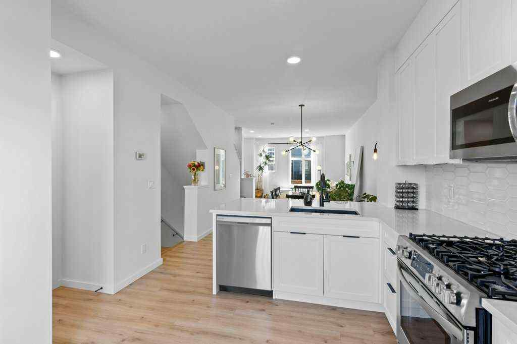 MLS® A2255339 - 40 Spring Willow Close SW in Springbank Hill Calgary, Residential