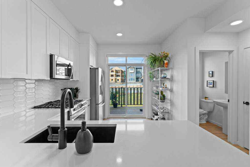 MLS® A2255339 - 40 Spring Willow Close SW in Springbank Hill Calgary, Residential