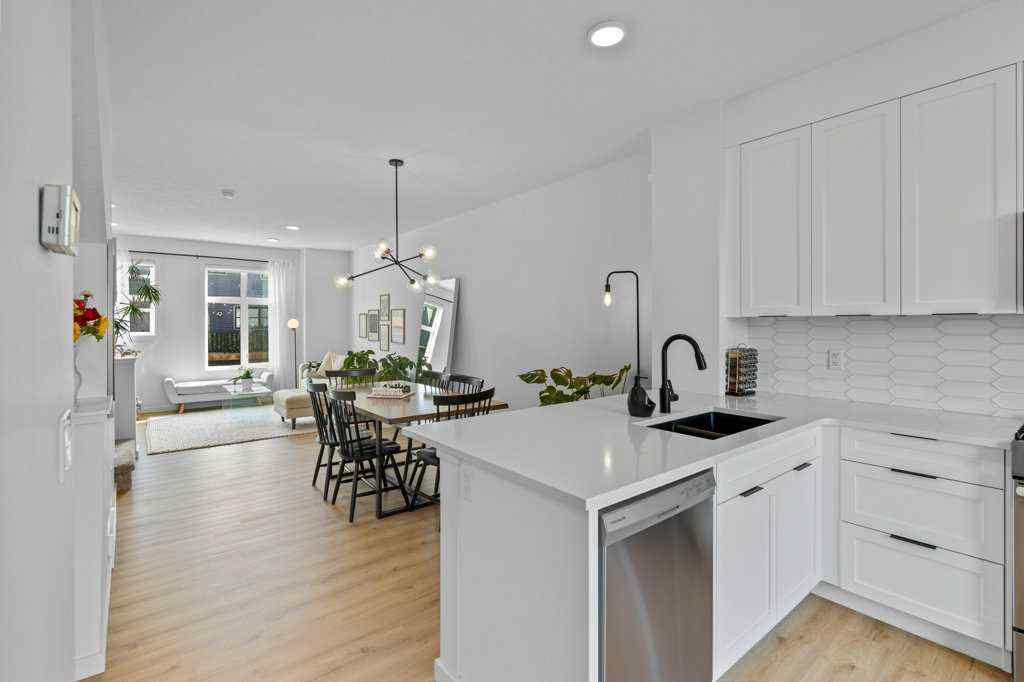 MLS® A2255339 - 40 Spring Willow Close SW in Springbank Hill Calgary, Residential