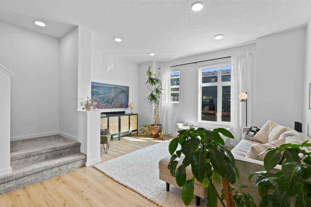 MLS® A2255339 - 40 Spring Willow Close SW in Springbank Hill Calgary, Residential