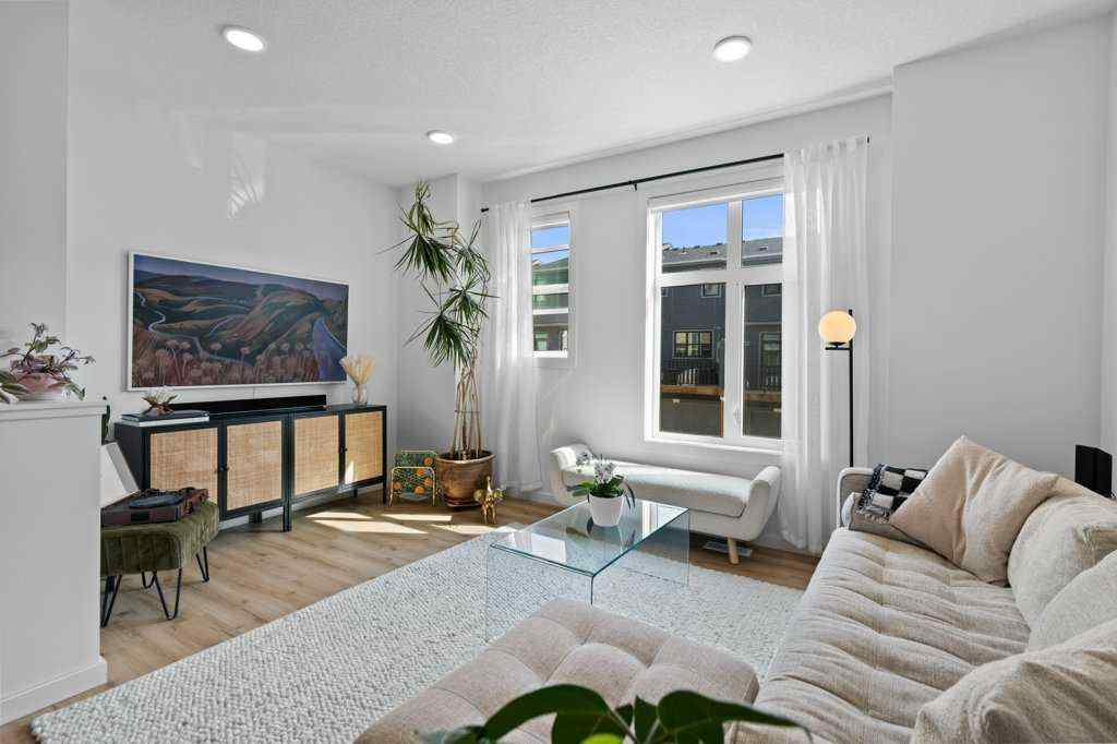 MLS® A2255339 - 40 Spring Willow Close SW in Springbank Hill Calgary, Residential