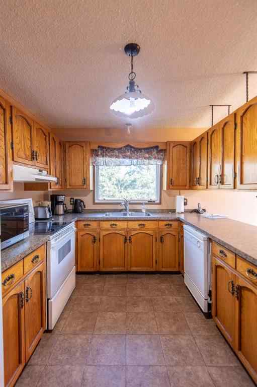 MLS® A2255342 - 16014 Township Road 1092   in NONE Rural Mackenzie County, Residential