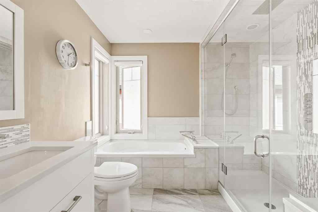 MLS® A2255345 - Unit #2 1934 31 Street SW in Killarney/Glengarry Calgary, Residential