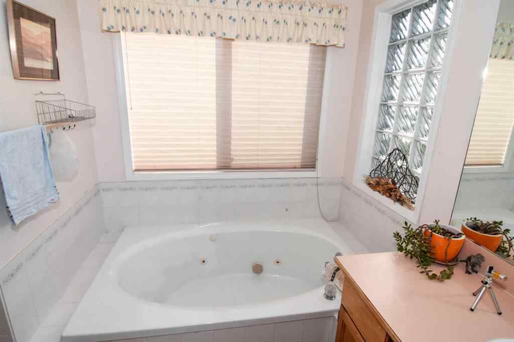 MLS® A2255348 - 107 Hampshire Close NW in Hamptons Calgary, Residential