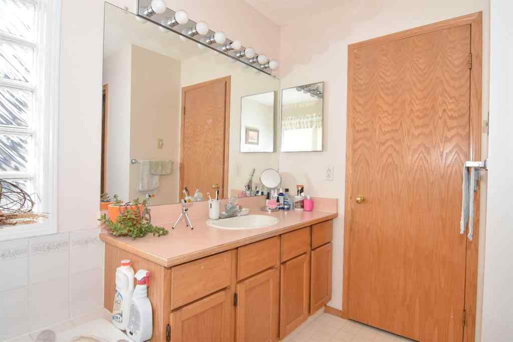 MLS® A2255348 - 107 Hampshire Close NW in Hamptons Calgary, Residential
