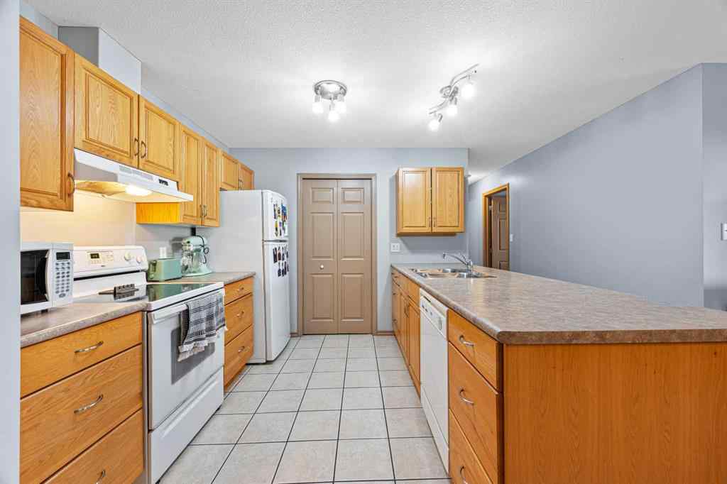MLS® A2255353 - Unit #106A 6608 42 Street  in Parkview Estates Lloydminster, Residential