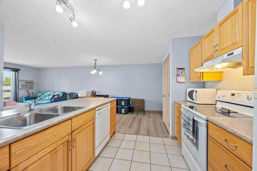 MLS® A2255353 - Unit #106A 6608 42 Street  in Parkview Estates Lloydminster, Residential