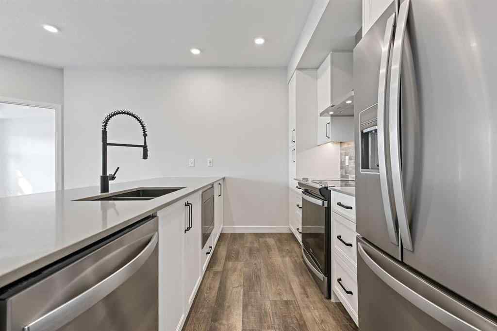 MLS® A2255356 - Unit #216 255 Les Jardins Park SE in Douglasdale/Glen Calgary, Residential