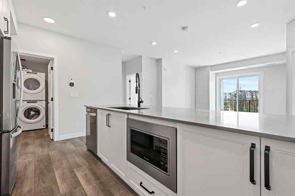 MLS® A2255356 - Unit #216 255 Les Jardins Park SE in Douglasdale/Glen Calgary, Residential