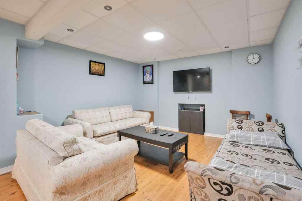 MLS® A2255362 - 121 magenta Crescent  in Rainbow Falls Chestermere, Residential