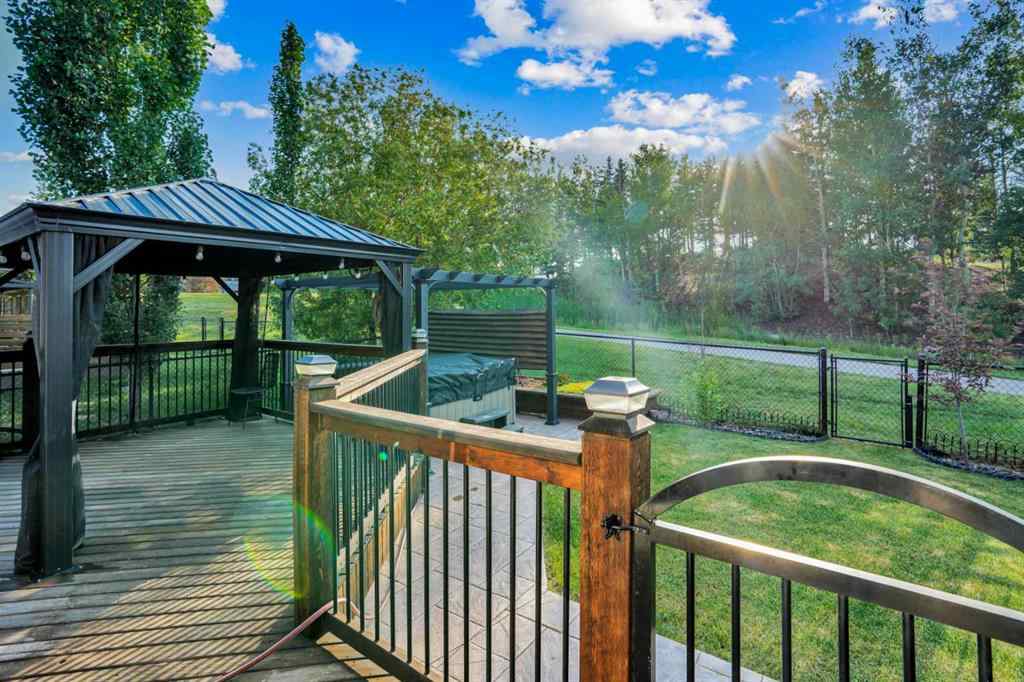 MLS® A2255362 - 121 magenta Crescent  in Rainbow Falls Chestermere, Residential